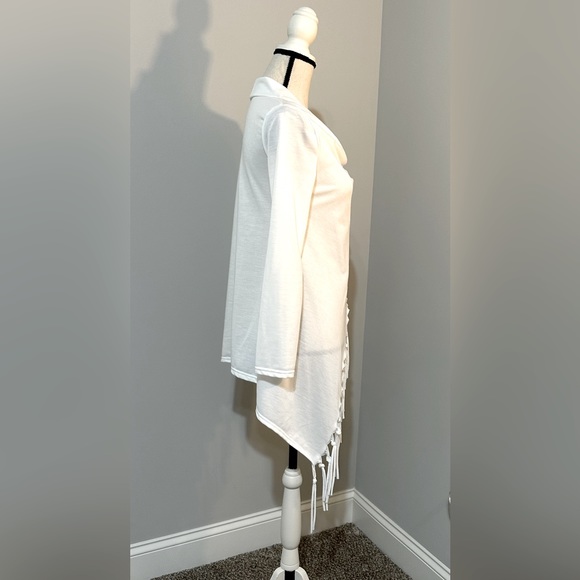 Shoulder button Top - Picture 3 of 4